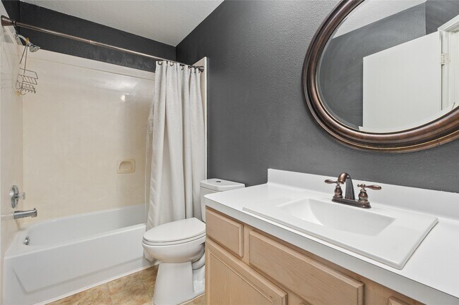 Building Photo - 9331 Carmalee St