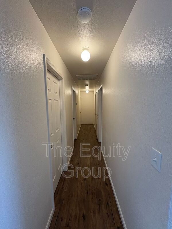 Building Photo - 514 N Summers St