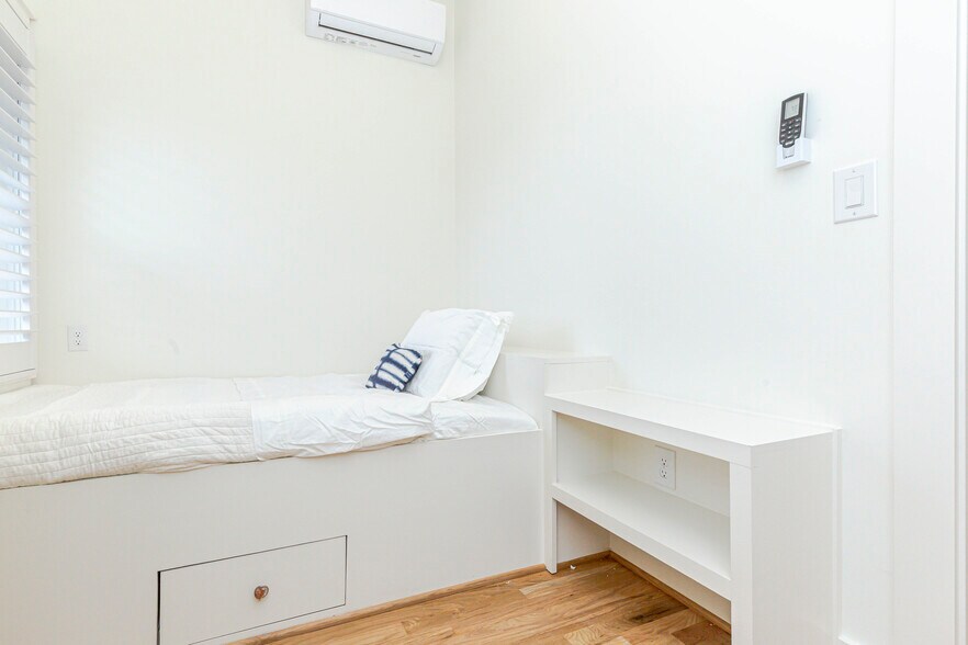 Building Photo - 2213 Belmont Blvd