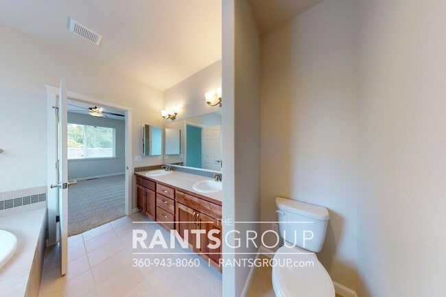 Building Photo - 3 Car Garage! Private Beach Access! Fantastic Location! I5 & shopping only 5 minutes away!