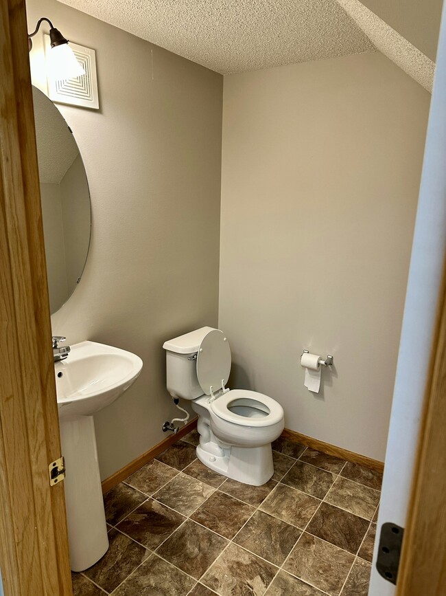 Building Photo - 13037 Europa Trail Way N