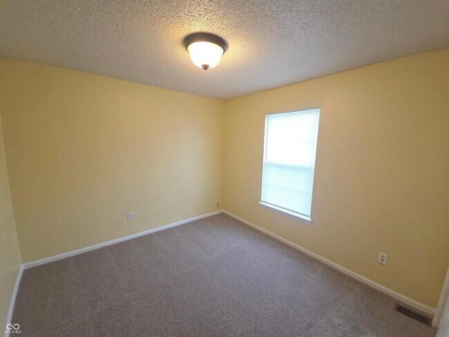Building Photo - 4320 Village Bend Ln