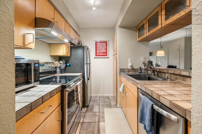 Building Photo - 941 Calle Mejia