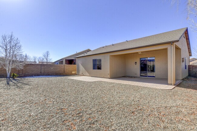 Building Photo - 3 bedroom, 2 bathroom home for Rent in Gra...