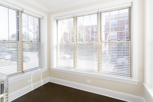 Bright Sun Rooms - 5135-45 S. Ingleside