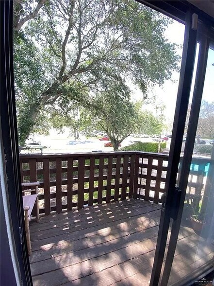 Building Photo - 1405 N 15th St