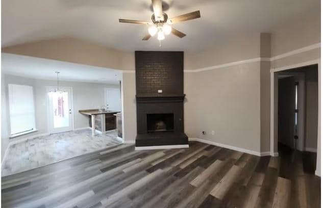 Building Photo - 305 Meadow Ct