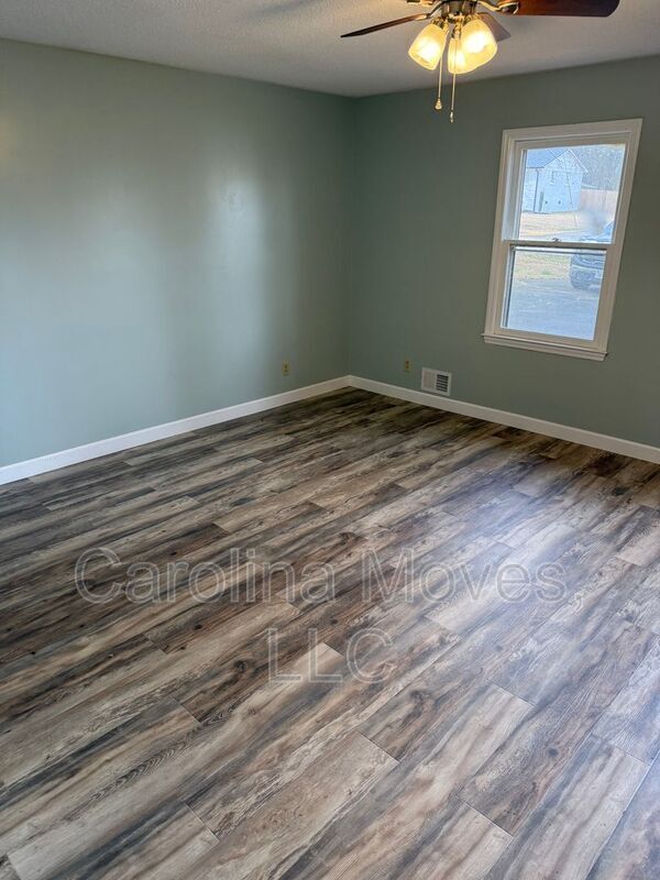 Building Photo - 575 Mt Lebanon Rd