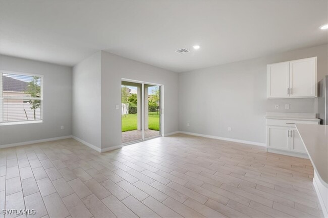 Building Photo - 1523 SW 19th Pl