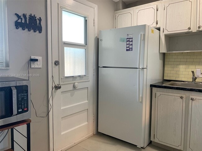 Building Photo - 3010 Marcos Dr