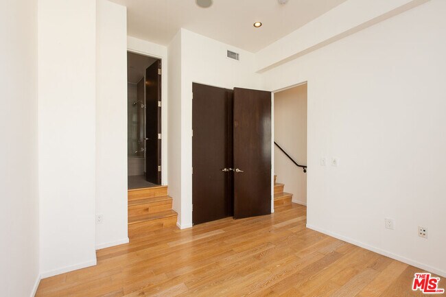 Building Photo - 8639 Whitworth Dr