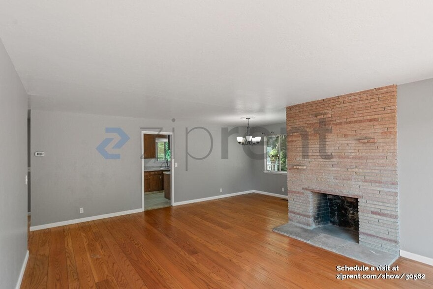 Building Photo - Unit