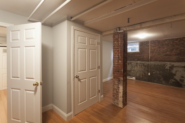 Building Photo - 38 Cherry St