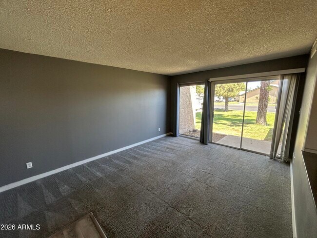 Building Photo - 4501 W Continental Dr