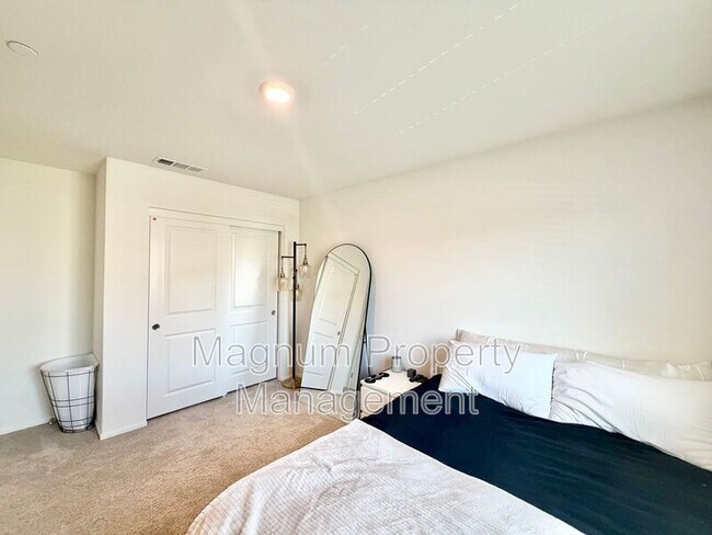 Building Photo - 30607 Cyclone Ave