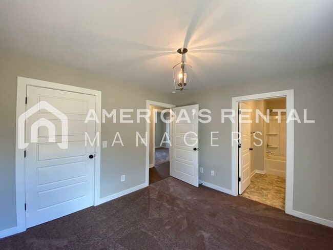 Building Photo - Home for Rent in Talladega, AL...Available to View with 48-hour notice!!!