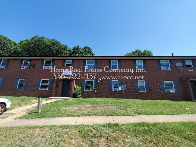 Primary Photo - 2322 N Cherry St