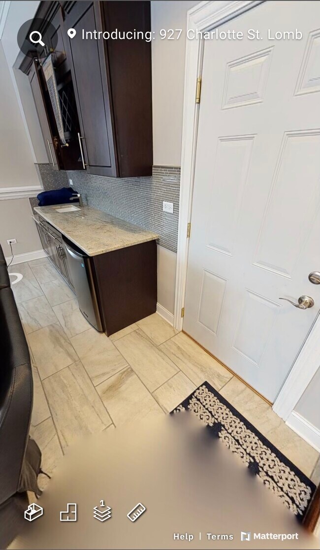 Building Photo - 927 S Charlotte St