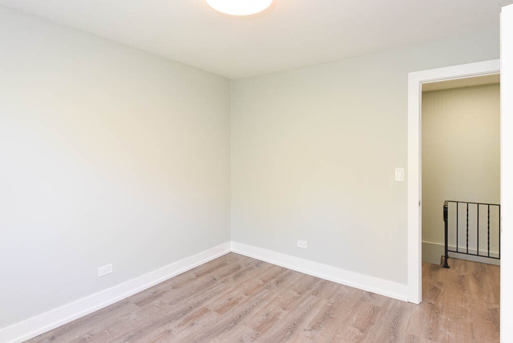 Building Photo - 450 W Barry