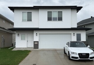 Building Photo - 4-bedroom, 3-bathroom South Fargo Single-F...