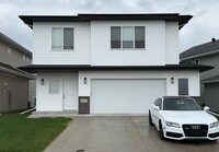 Building Photo - 4-bedroom, 3-bathroom South Fargo Single-F...