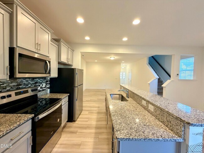 Building Photo - 4201 Little Fellow Ln