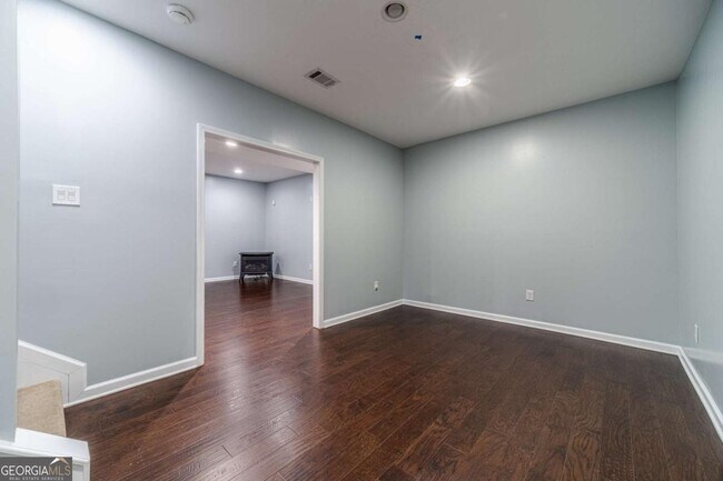 Building Photo - 6242 Huckleberry Ridge
