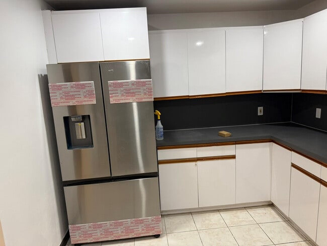 Building Photo - 429 NW 15th Ave