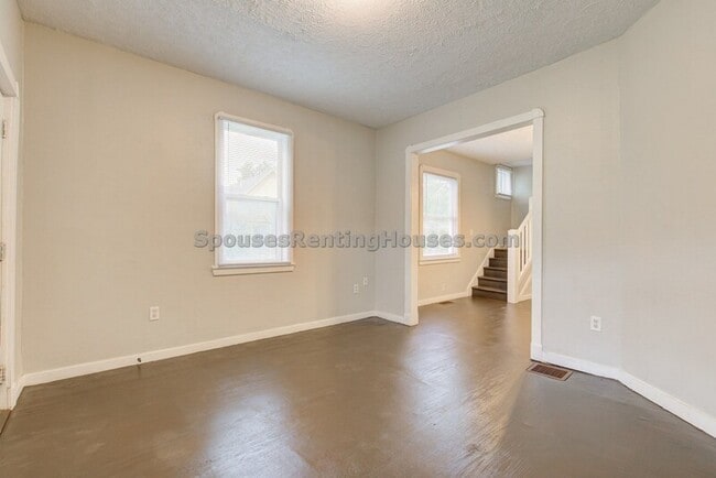 Building Photo - 510 N Beville Ave