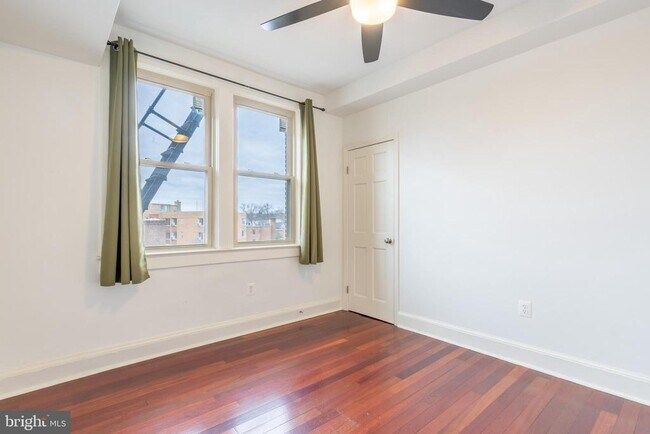 Building Photo - 1725 Lanier Pl NW