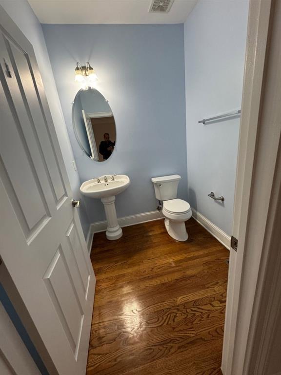 Building Photo - 5480 Glenridge View NE