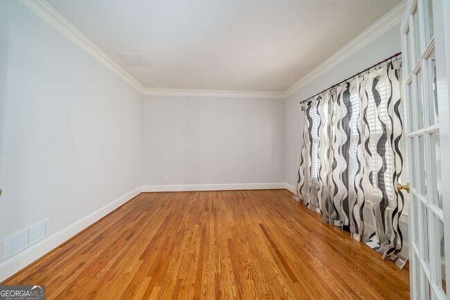 Building Photo - 9445 Stoney Ridge Ln