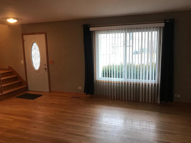 Building Photo - 110 Filbert Dr