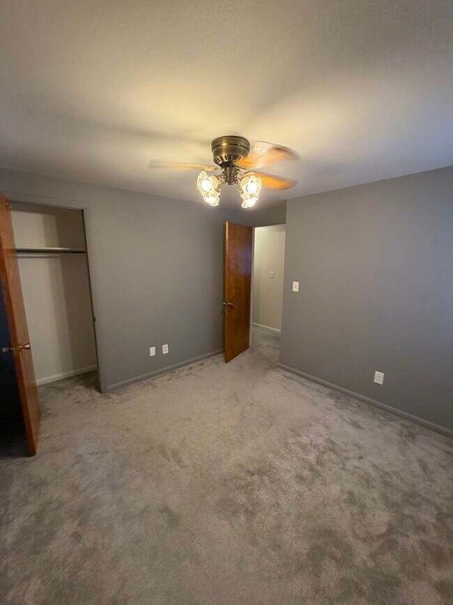 Building Photo - 152 Clover Ridge Dr