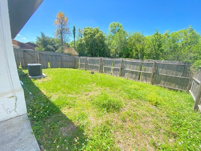 Building Photo - 135 Sand Pine Cir