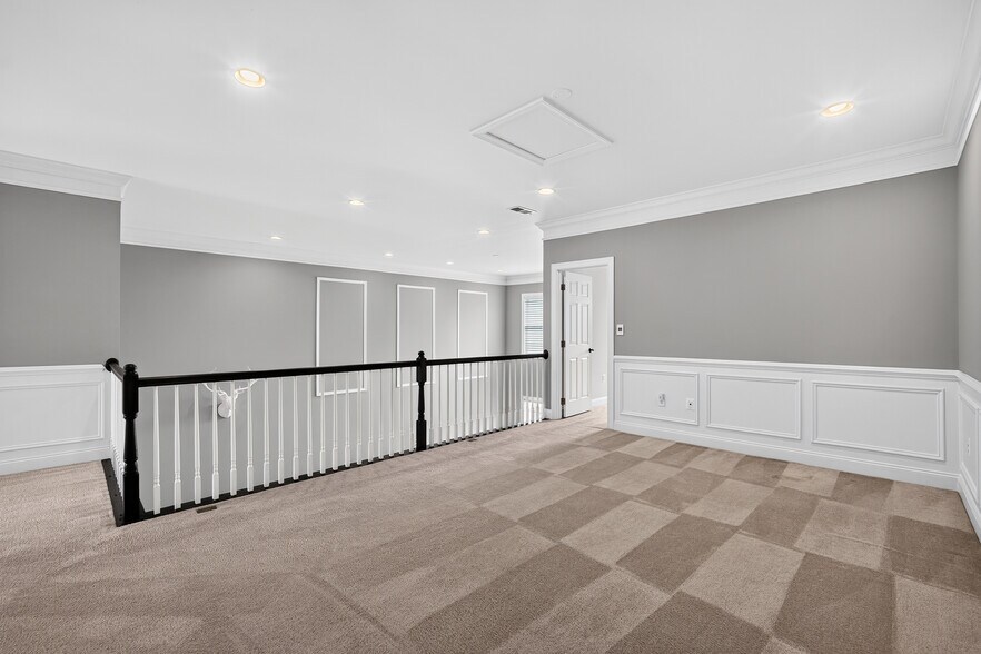 Building Photo - 23202 Evergreen Ridge Dr