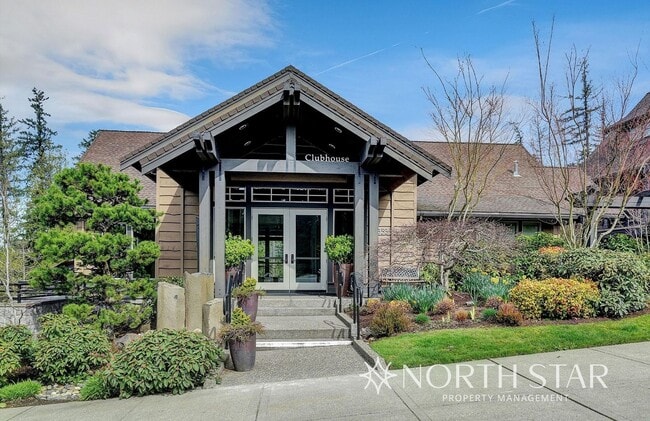 Building Photo - Stunning Renaissance at Peterkort Woods To...