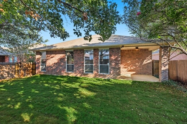 Building Photo - 3828 Confidence Dr