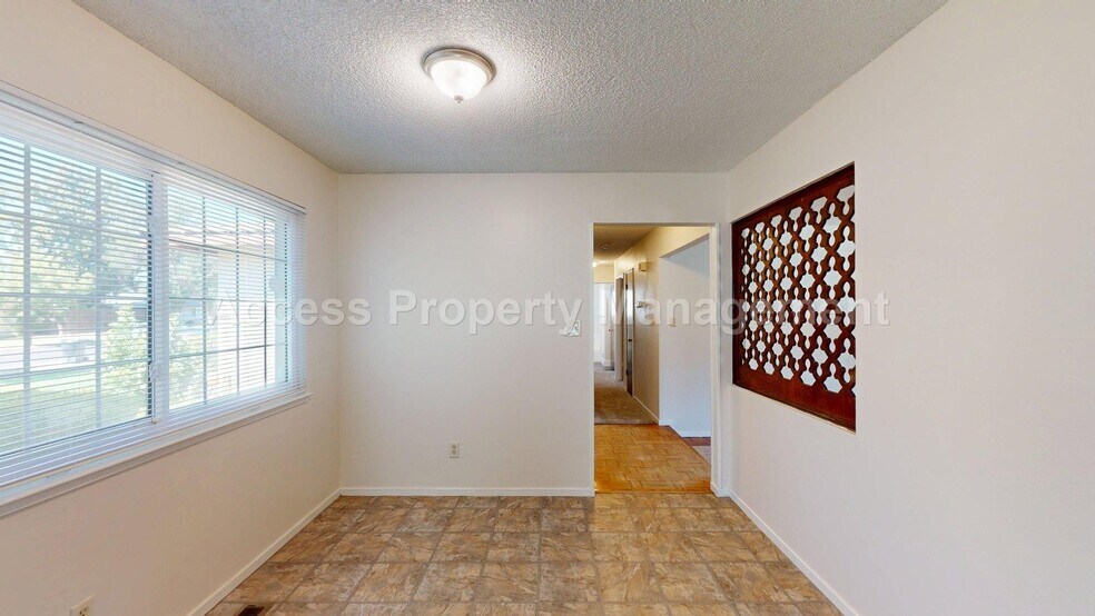 Building Photo - 1441 Montclair Dr