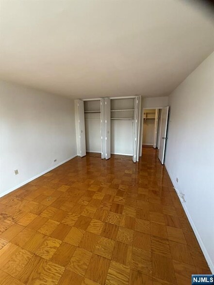 Building Photo - 39 E 39th St