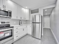 Building Photo - 951 SW 30th St