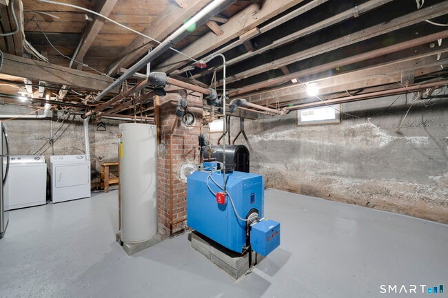 Building Photo - 37 Bushy Hill Rd