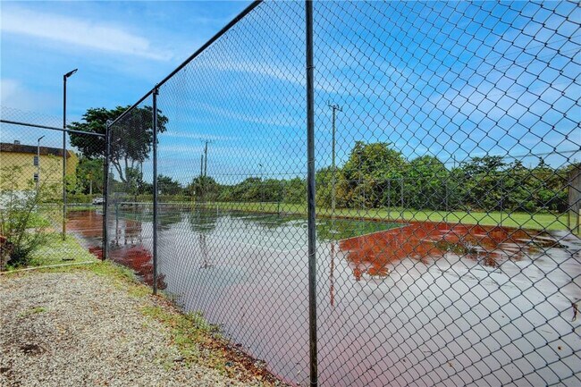 Building Photo - 490 NW 20th St