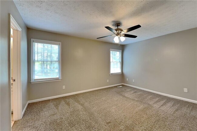 Building Photo - 604 Dillon Dr
