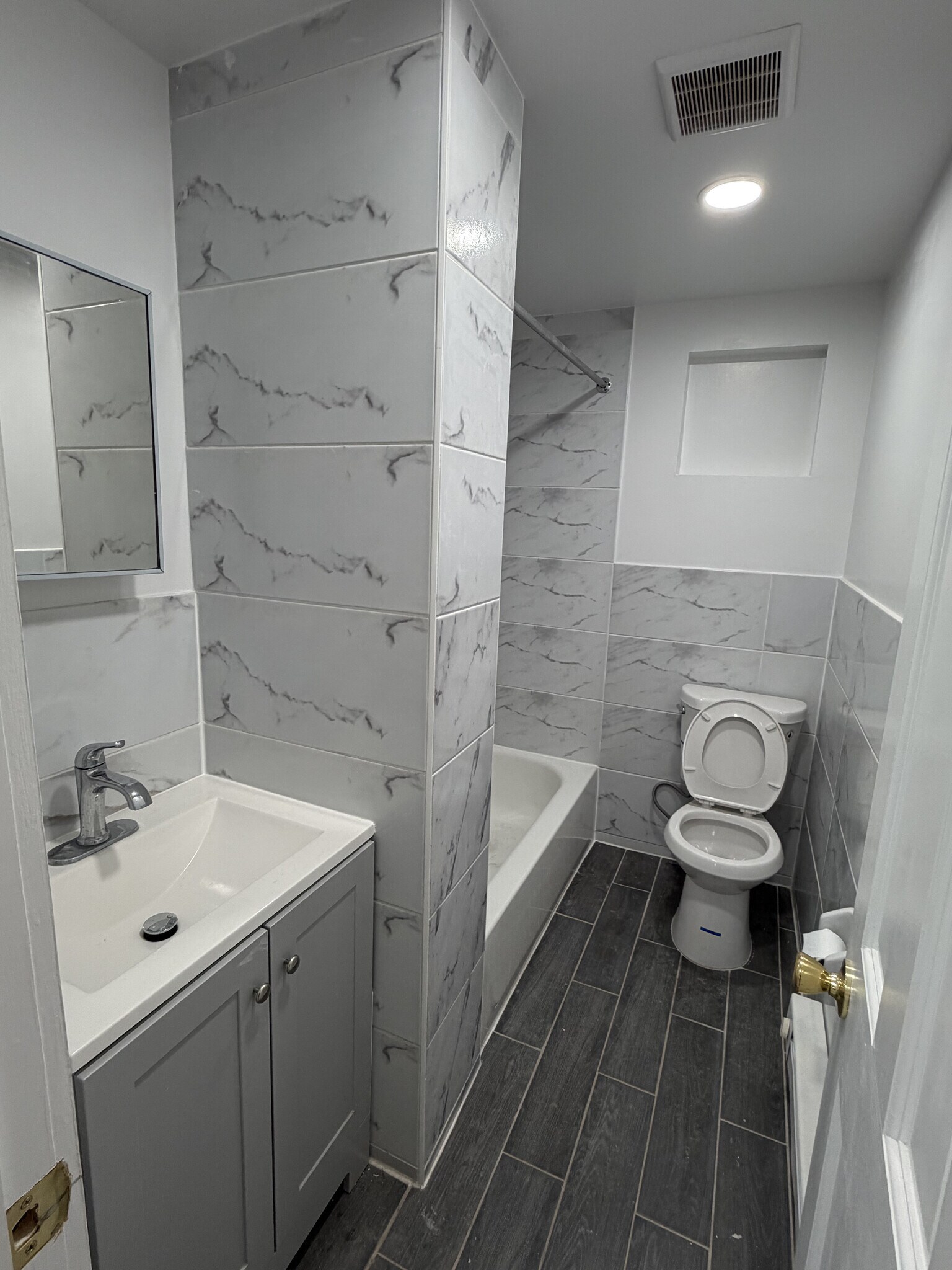 Building Photo - 349 Willow St