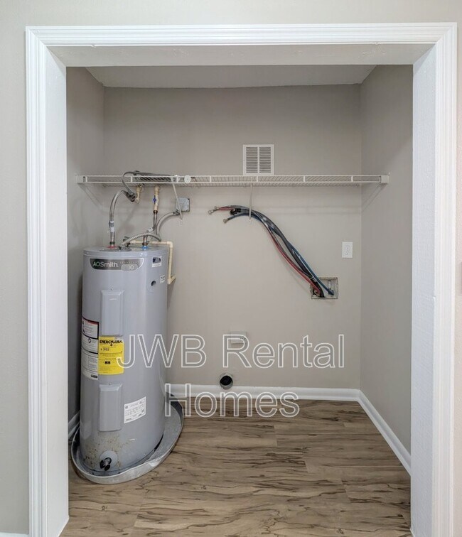 Building Photo - 5739 Bree Rd