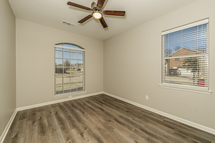 Building Photo - 2808 Silver Sage Dr