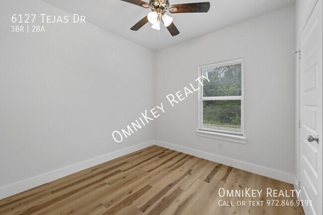 Building Photo - 6127 Tejas Dr