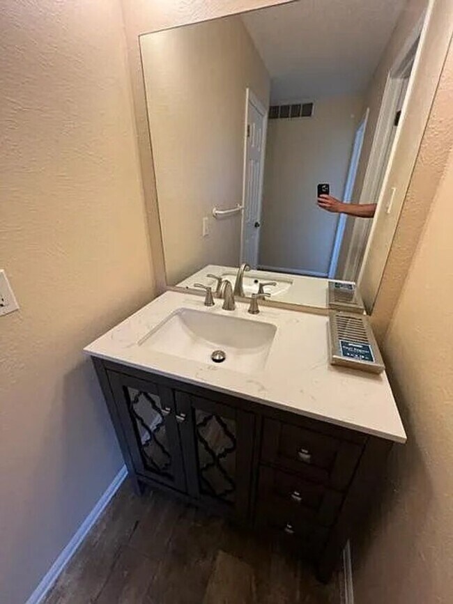 Building Photo - 2 Bedroom South Boulder Condo Available fo...