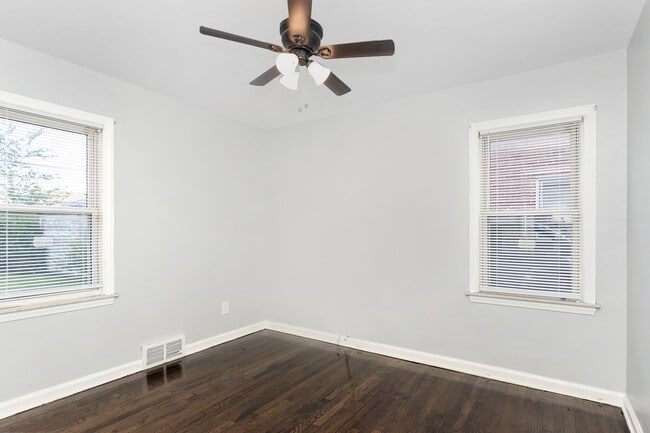 Building Photo - 9238 Artesian St